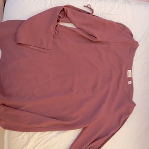 Wilfred/Aritzia top, with special design in sleeves